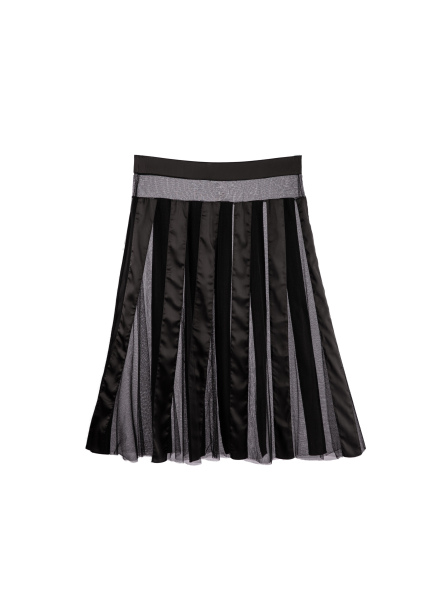 Skirt in tulle with a silk satin stripes.