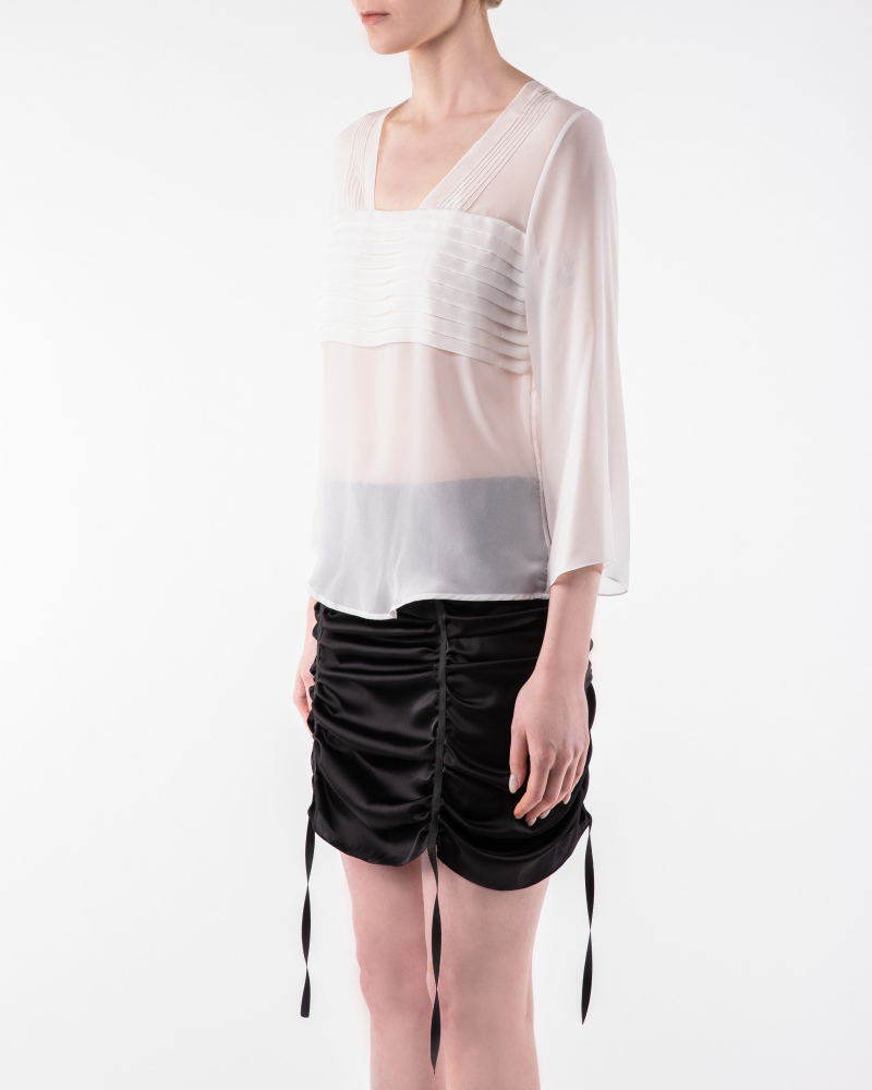 White georgette blouse with pleats